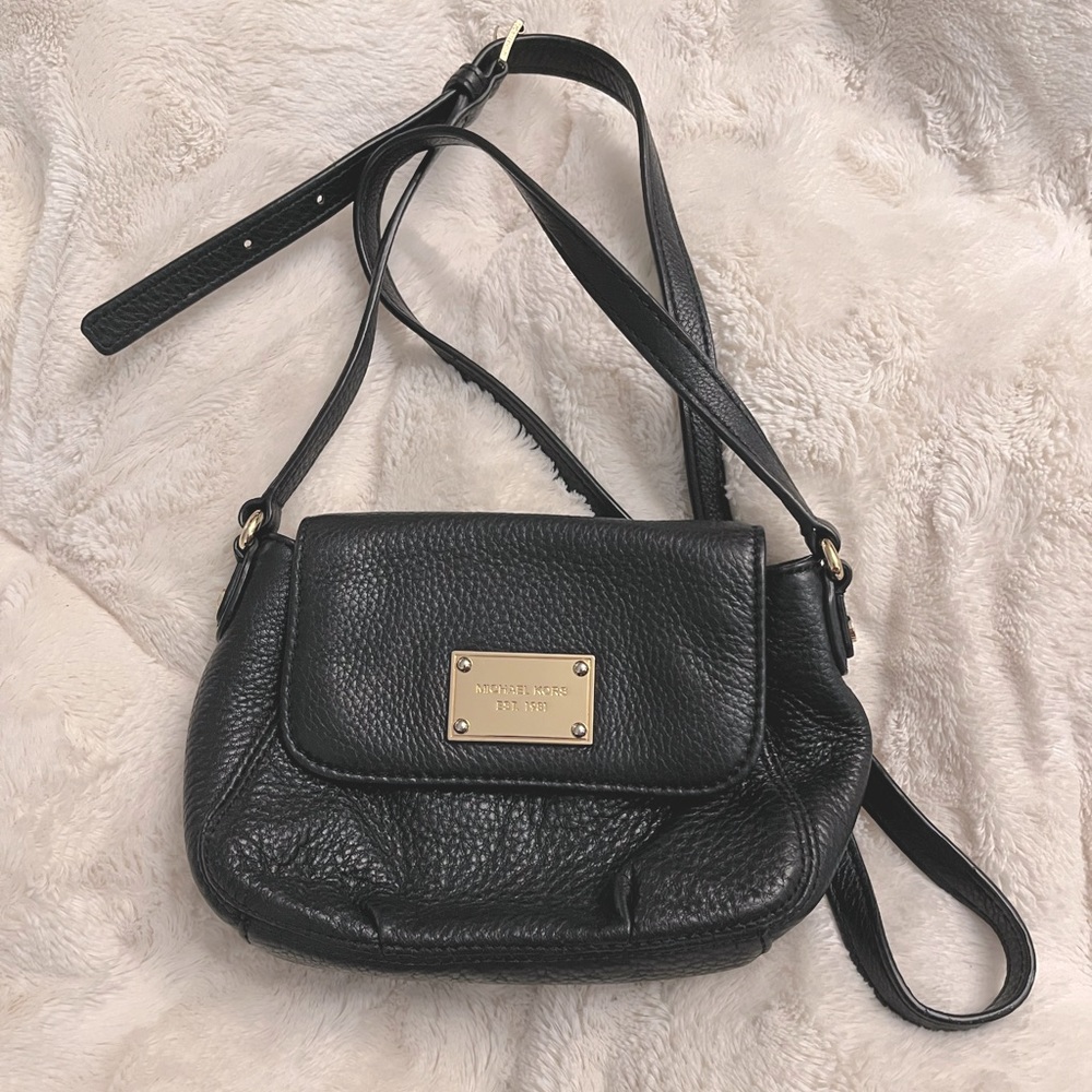 Michael Kors Crossbody Small Black Leather EUC✨